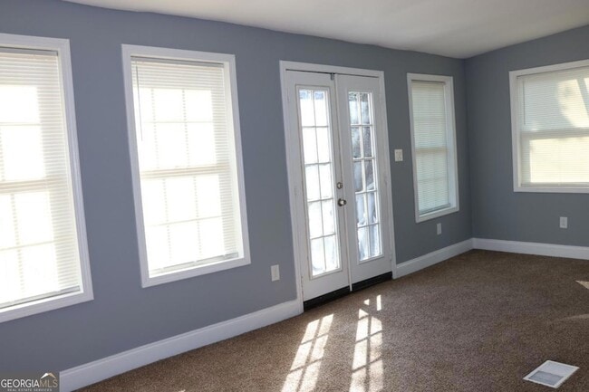 Building Photo - 1526 Childress Dr SW