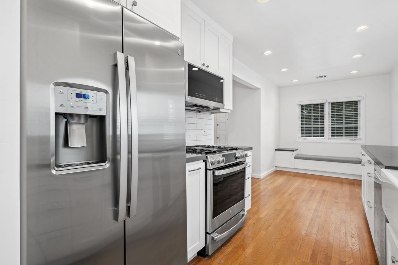 Building Photo - 7901 Westlawn Ave