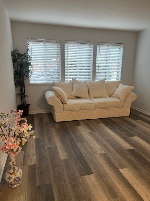 Building Photo - 3210 Orleans Dr