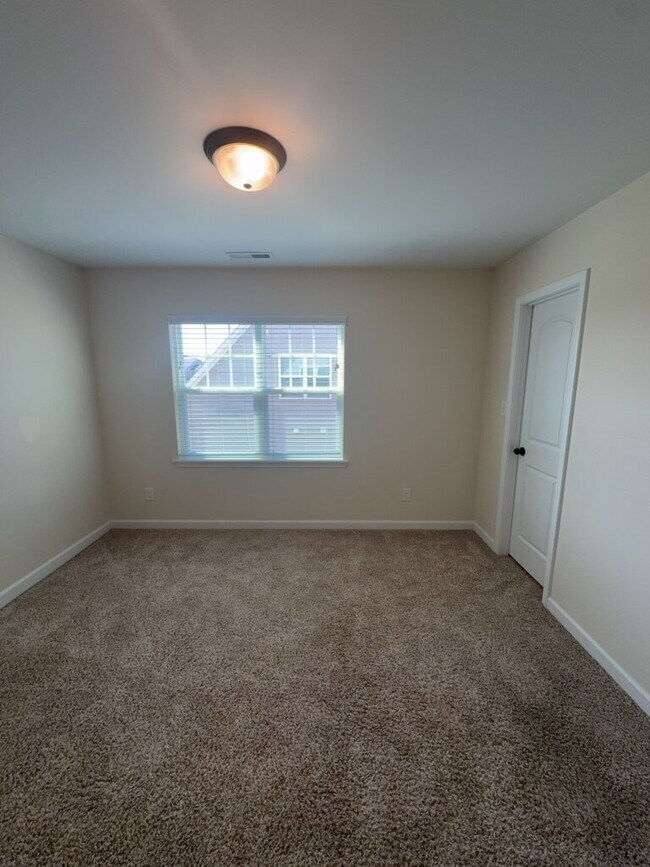 Building Photo - 101 Barnhouse Rd