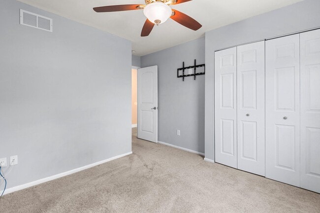 Building Photo - 6420 Thomas Paine Ct