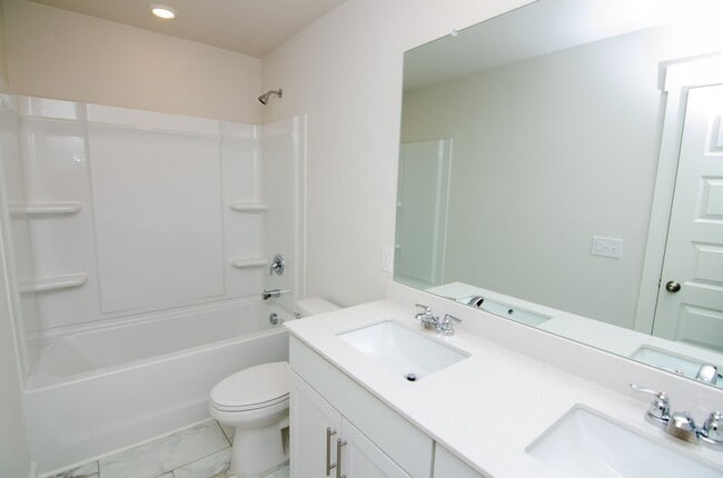 Building Photo - 170 Southwind Run