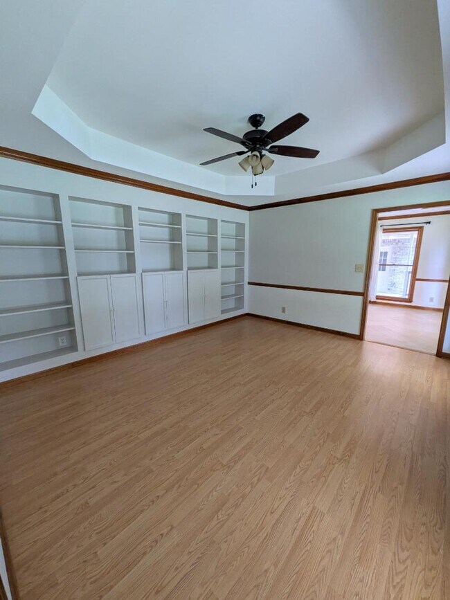 Building Photo - 102 Huntington Ridge Rd