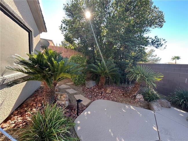 Building Photo - 2685 La Boutique St