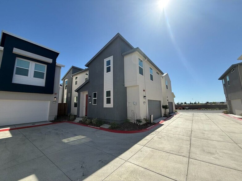 Building Photo - 1114 Bengal Lp