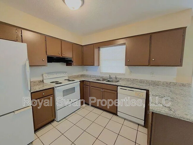 Building Photo - 4035 S Wellington Dr