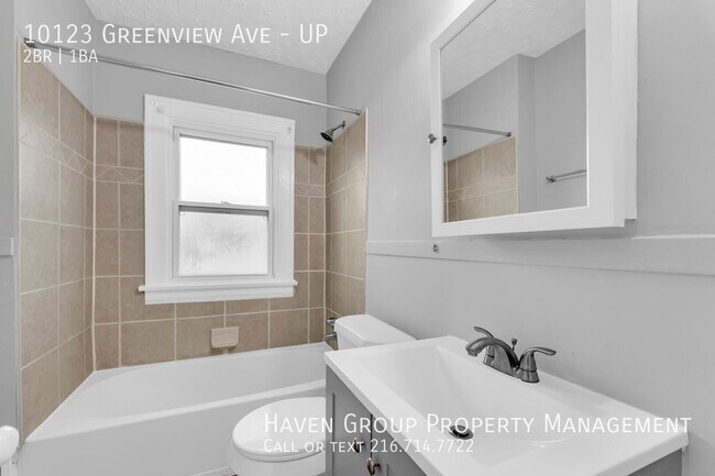 Building Photo - 10123 Greenview Ave