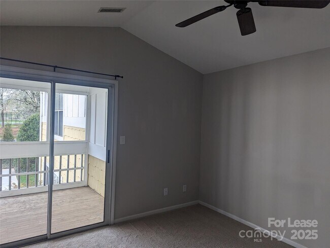 Building Photo - 761 Southwest Dr