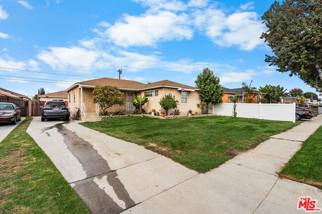 Building Photo - 11243 Hulme Ave