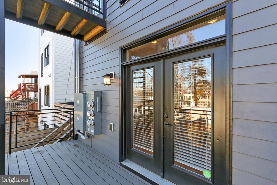 Building Photo - 523 Longfellow St NW