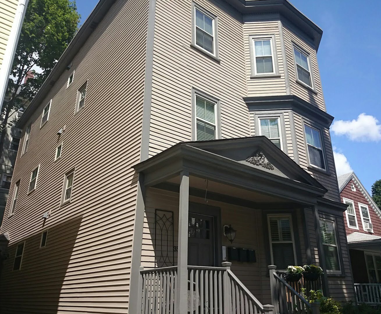 Building Photo - 35 White Pl