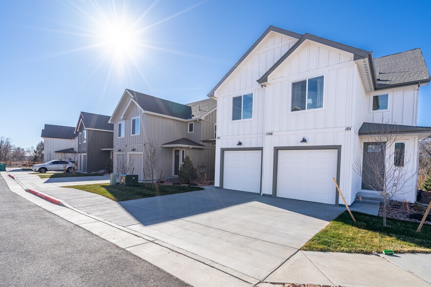 Building Photo - 1506 Tyram Grv