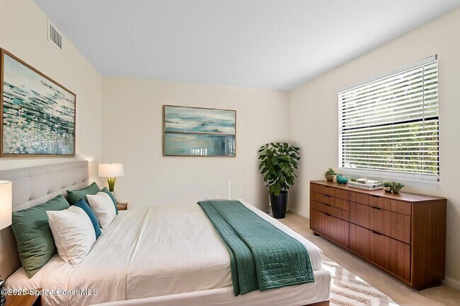 Building Photo - 1870 Agora Cir SE