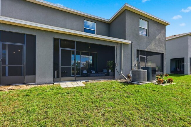 Building Photo - 32992 Major Oak Dr