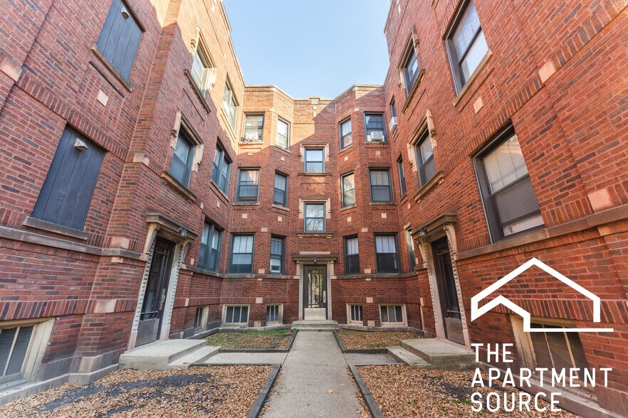 Building Photo - 4725 N Leavitt St