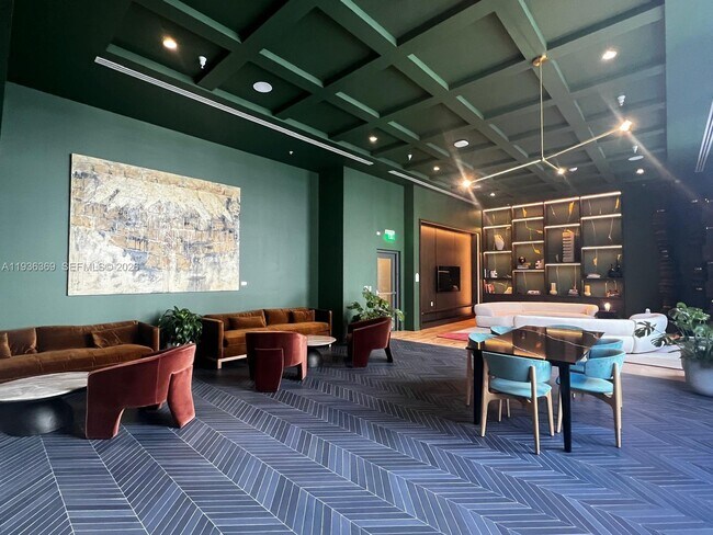 Building Photo - 11 NE 6th St