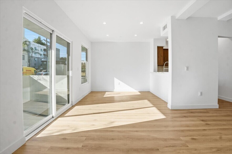 Building Photo - 1820 Prosser Ave