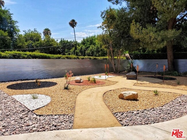 Building Photo - 6840 Orion Ave
