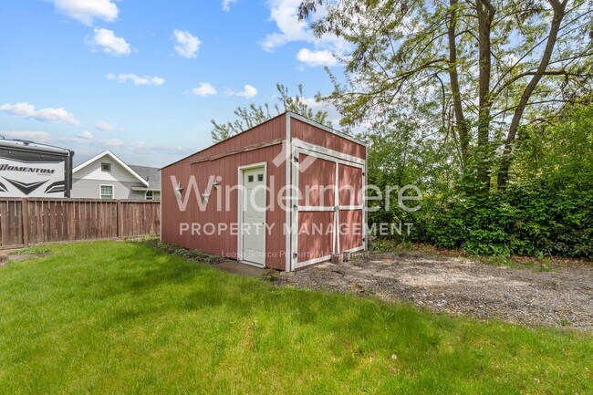 Building Photo - Desirable Rancher style home located in Ce...