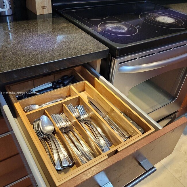 Building Photo - 1865 S Ocean Dr