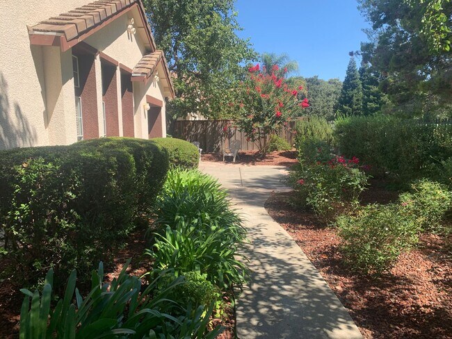 Building Photo - 4518 Avondale Cir