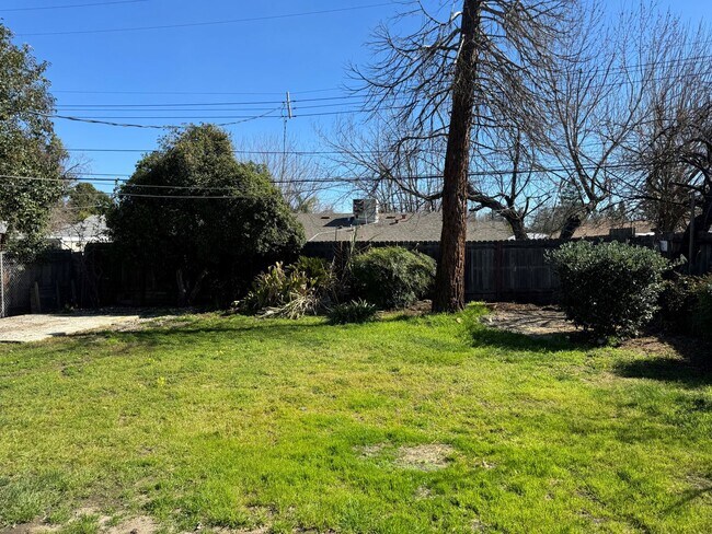 Building Photo - 3 BR/1BA | Newly Renovated Single Family Home | 1-Car Covered Parking | Large backyard