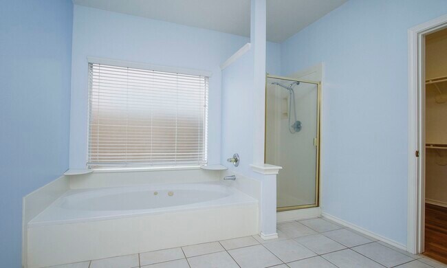 Building Photo - 16207 Waiting Spring Cir