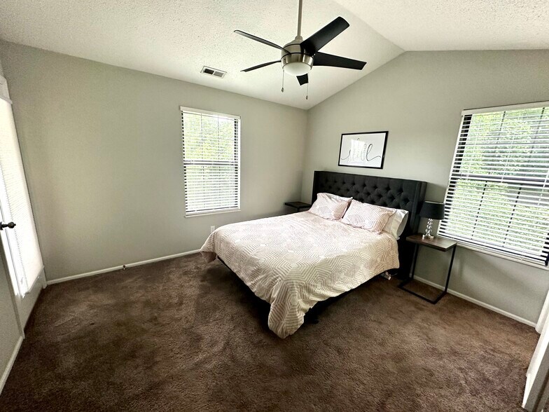 Building Photo - 2218 Canyonlands Dr
