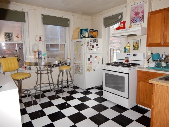 Building Photo - 274 Cambridge St