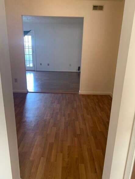 Building Photo - 372 Circuit Ln
