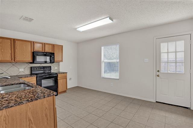 Building Photo - 105 Sandlewood Dr