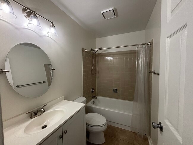 Building Photo - 367 Sandhurst Cir