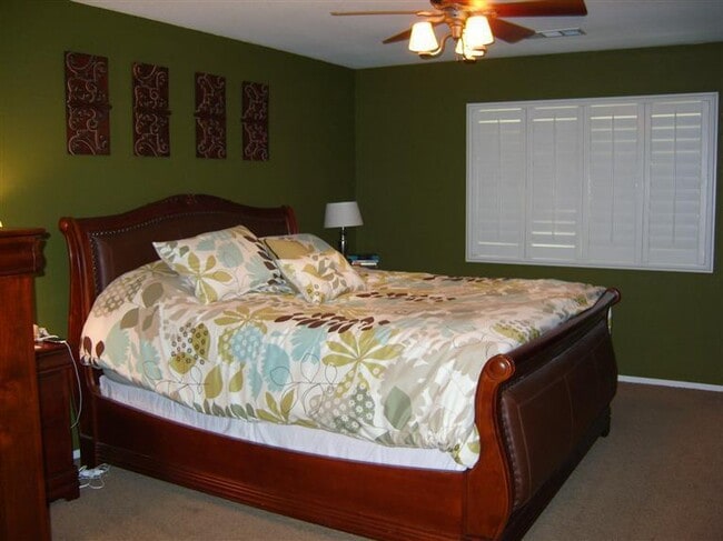 Building Photo - Clovis North 4 Bedroom 2 bath Home