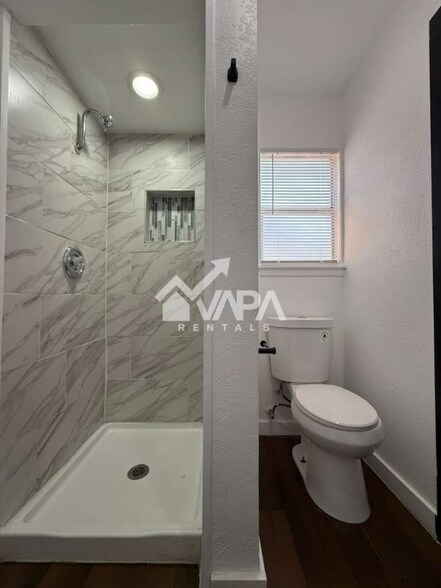 Building Photo - 5614 E Rolling Ridge Dr