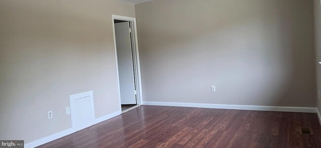 Building Photo - 5870 Chipwood Ct