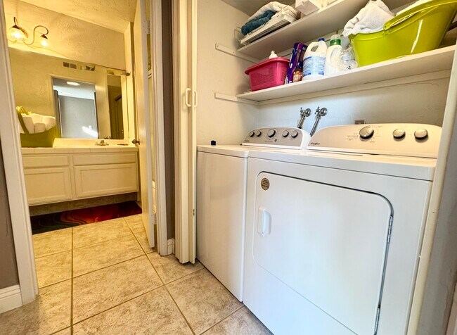 Building Photo - 23 Don Quixote Dr