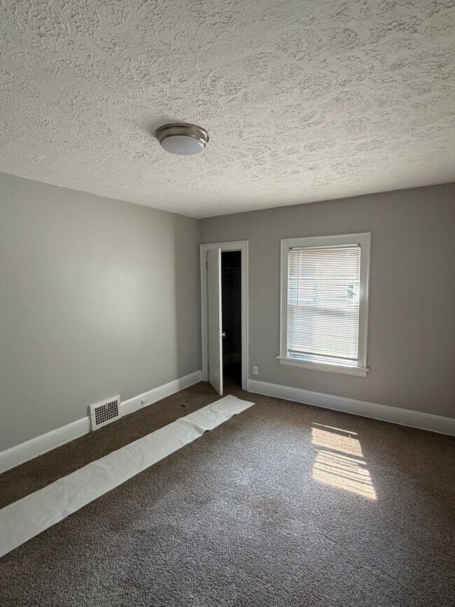 Building Photo - 368 Wildwood Ave