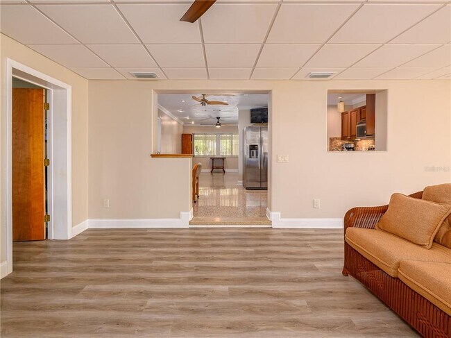 Building Photo - 907 Hillside Terrace