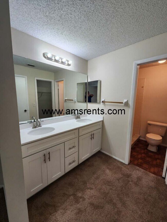 Building Photo - Spacious 3 bedroom 2 bath in Kissimmee
