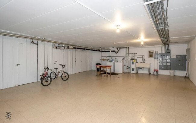 Building Photo - 8616 W 95th St