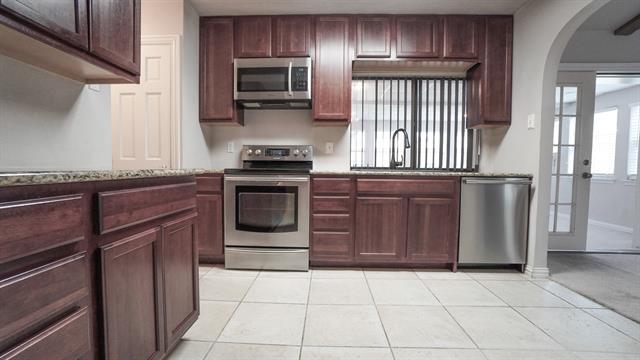 Building Photo - 4734 Cliffwood Dr