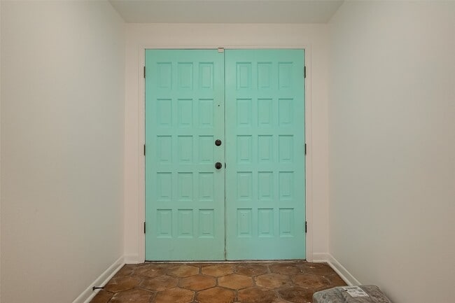 Building Photo - 810 Richvale Ln