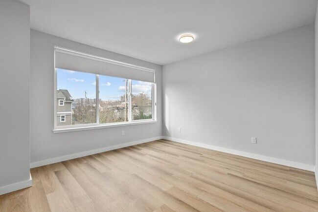 Building Photo - Stunning Brand-New Ballard Townhome with Air Conditioning