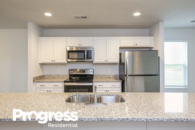 Building Photo - 441 Pollyanna Dr