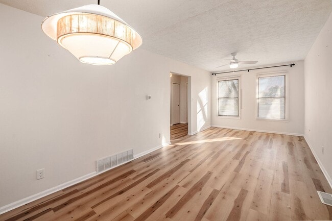 Building Photo - Fully Renovated Reynoldsburg Home