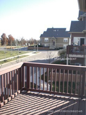 Building Photo - 15816 Conser - Cute Townhouse in Blue Valley!