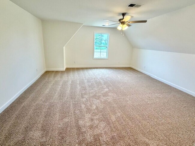 Building Photo - 155 Summer Rose Ln