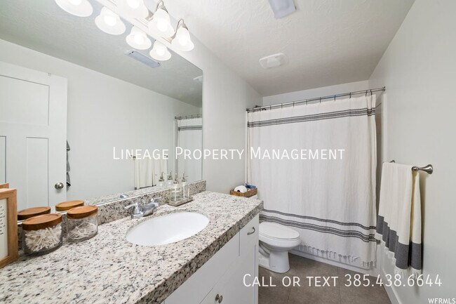 Building Photo - 126 W 570 N