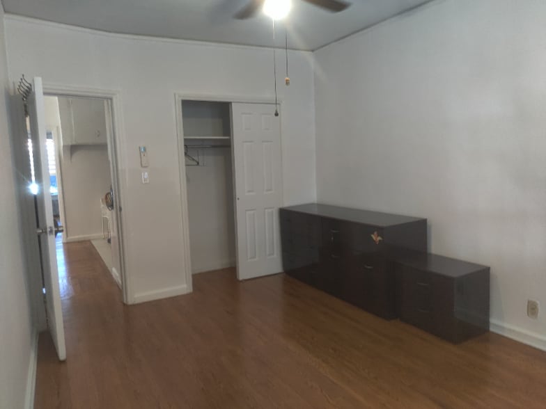 Building Photo - 67-42 Selfridge St