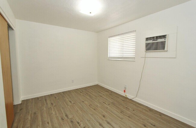 Building Photo - 1407 Ellis Ave